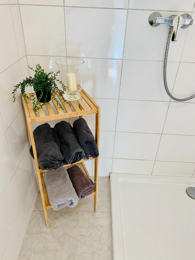 An der Uniklinik, Apartment mit eigener Küche und renoviertem Badezimmer, Zentrale Lage Homburg  Exterior foto